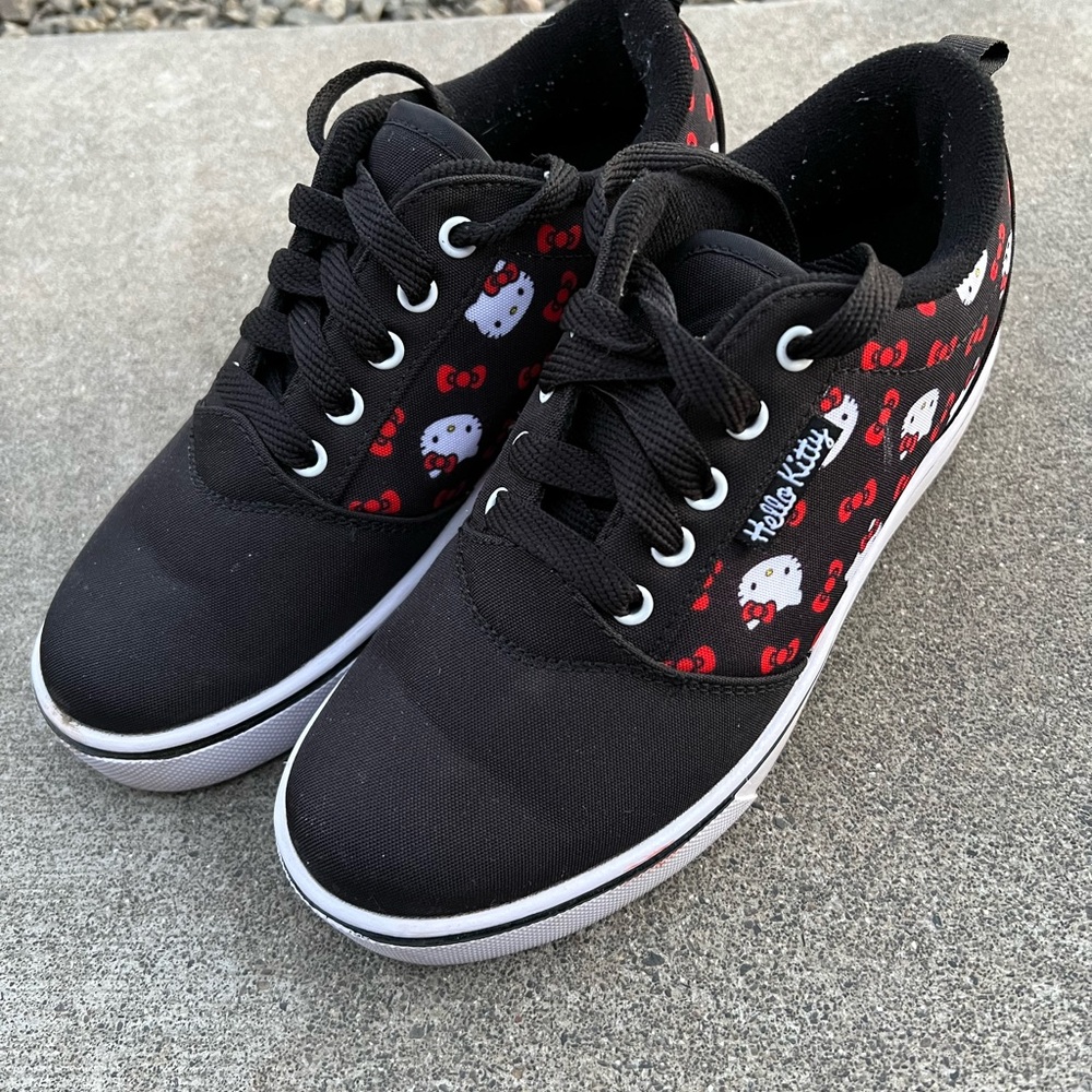 HEELYS Hello Kitty Roller Shoes